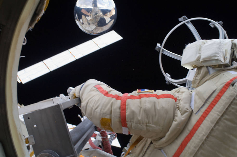 Caminhada espacial terá duração de 6 horas