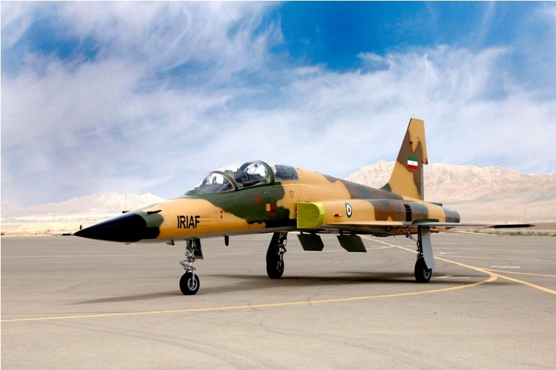 O Irã diz que o Kowsar é um novo caça de quarta geração. O resto do mundo diz que é um F-5F