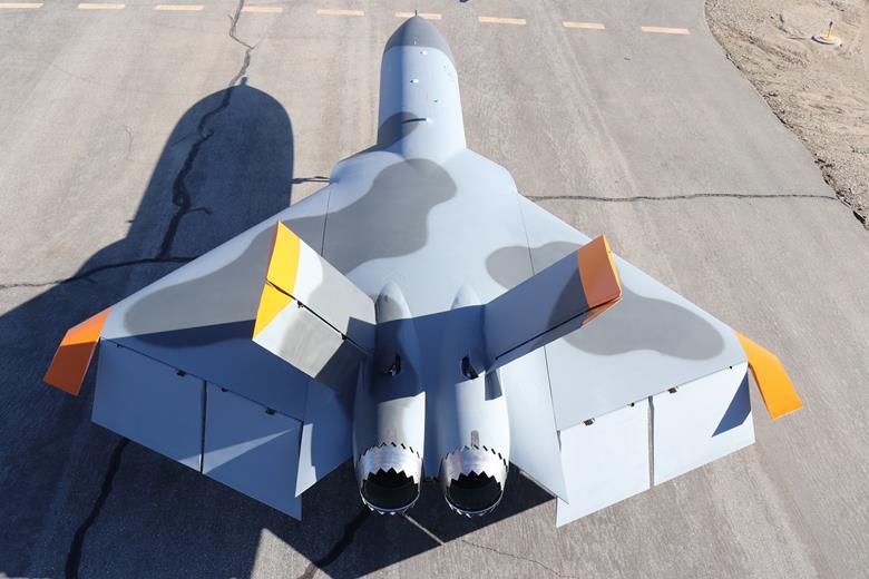 EUA testam drone stealth e manobrável como caça
