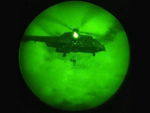 Aviação Naval treina resgate com NVG