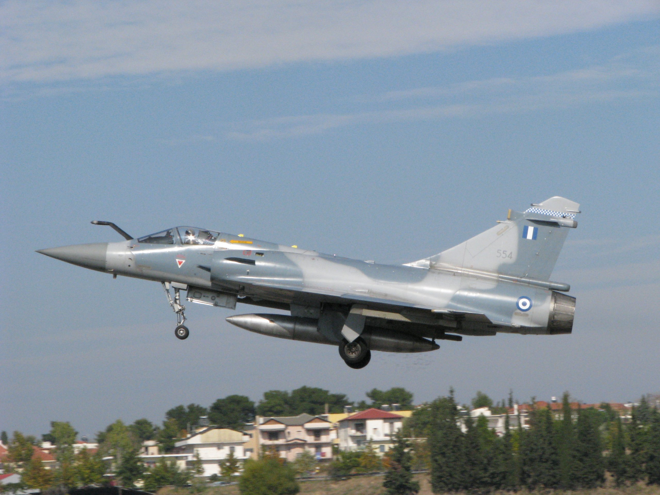 VÍDEO: Mirage 2000 grego põe F-16 turco na mira