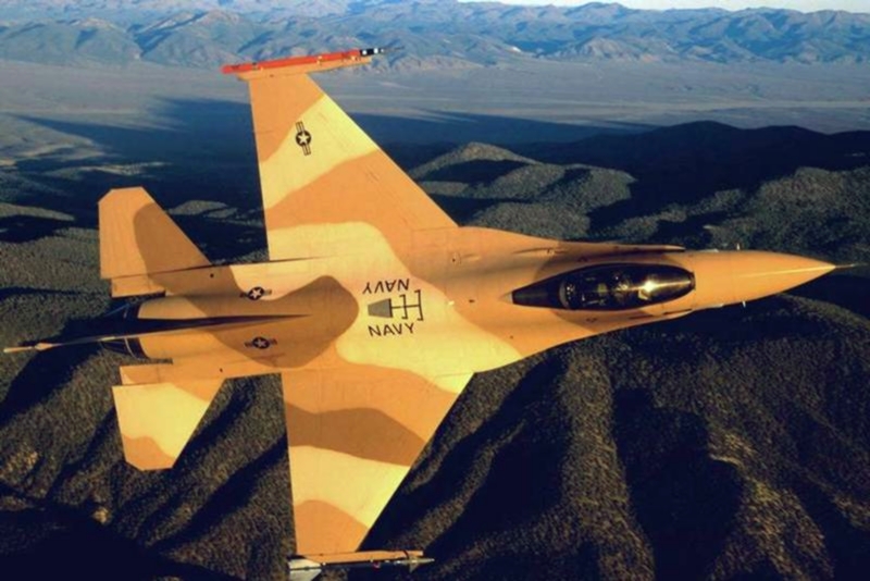 F-16A da US Navy
Foto: U.S. Navy Naval Air Systems Command