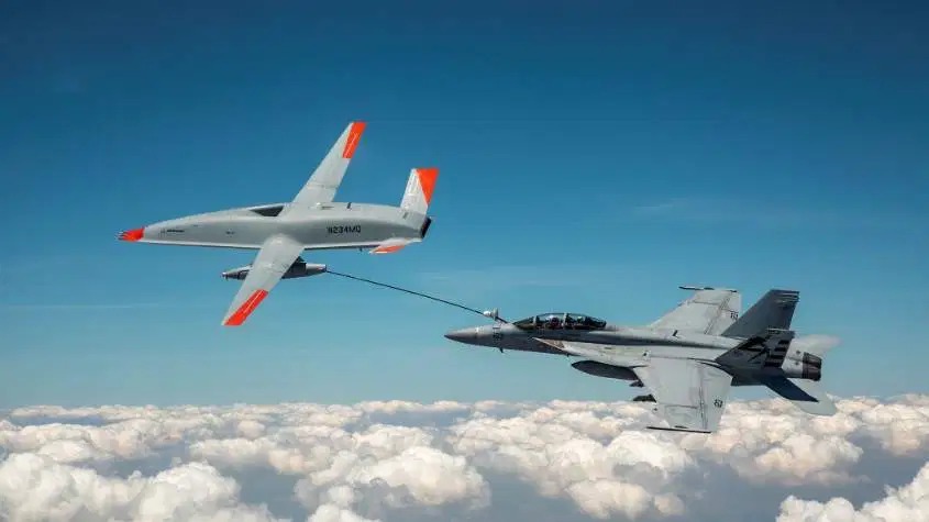 Drone da Boeing é o primeiro a reabastecer outra aeronave em voo