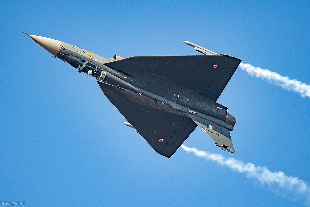 Caça Tejas se acidenta no Dubai Air Show