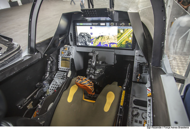 WAD no mockup do Gripen E
Foto: Paulo Rezende / Força Aérea Brasileira