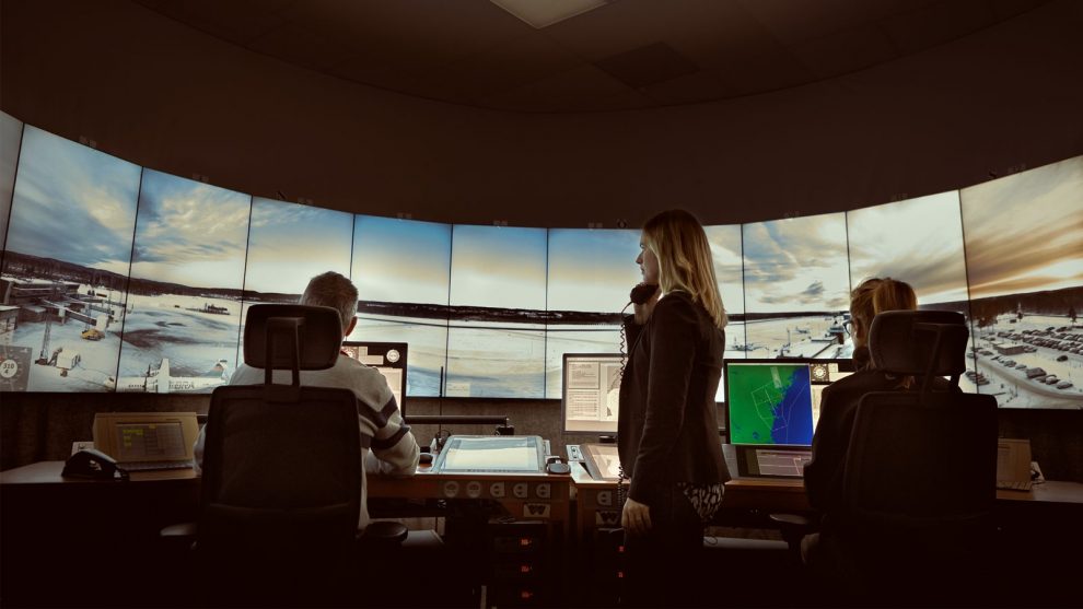 Fabricante do Gripen apresenta tecnologia para torres de controle
