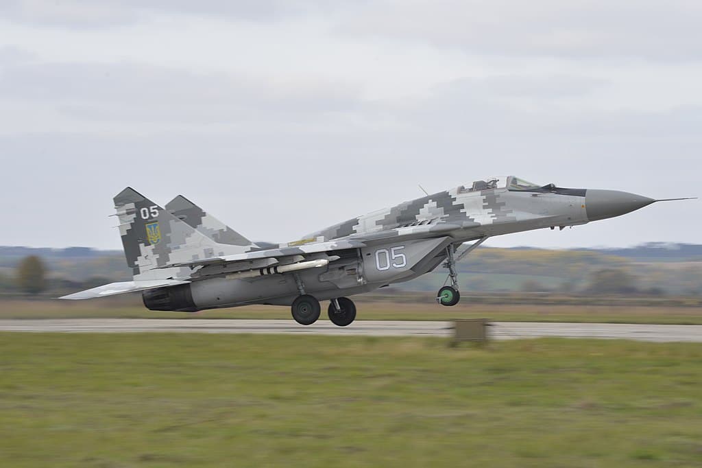 Os MiG-29 Fulcrum que estavam em serviço na Ucrânia, possivelmente, já foram destruídos ou estão sem condições operacionais.
Foto: Charles Vaughn / USAF