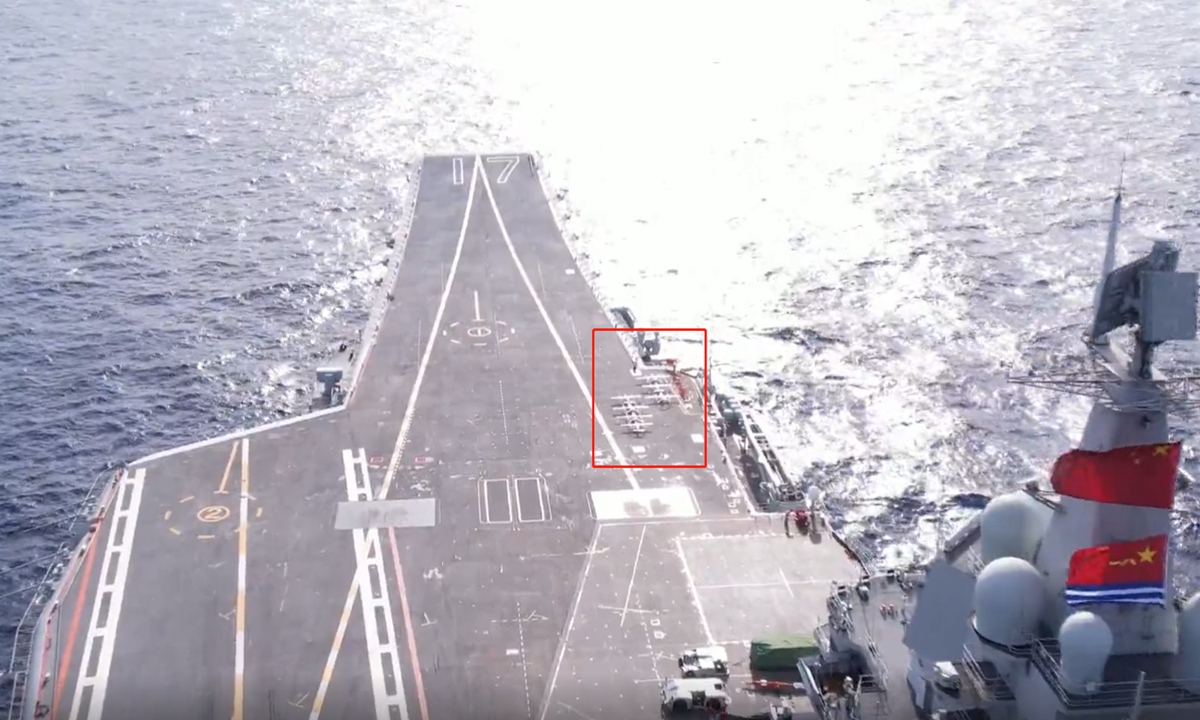 China testa drones navais em porta-aviões