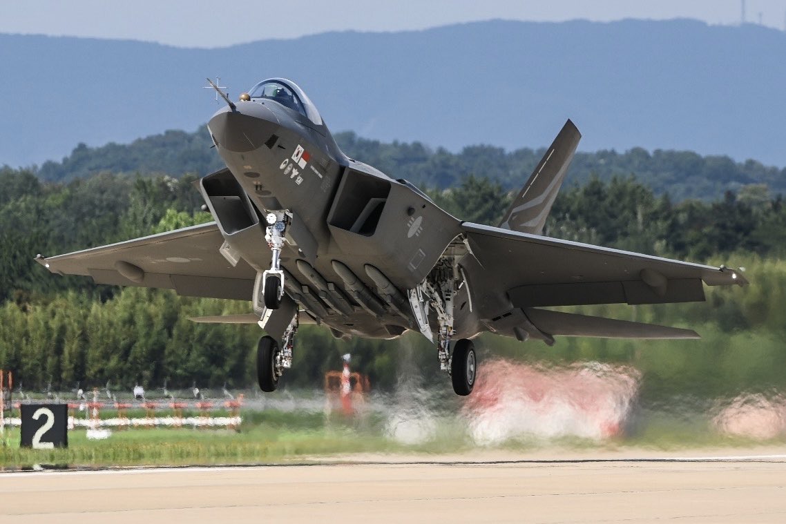 Voa pela primeira vez o KF-21 Boramae, novo caça da Coreia do Sul