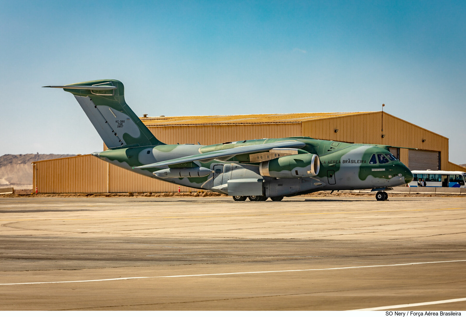 Aeronave KC-390 durante exercício Salitre, no Chile