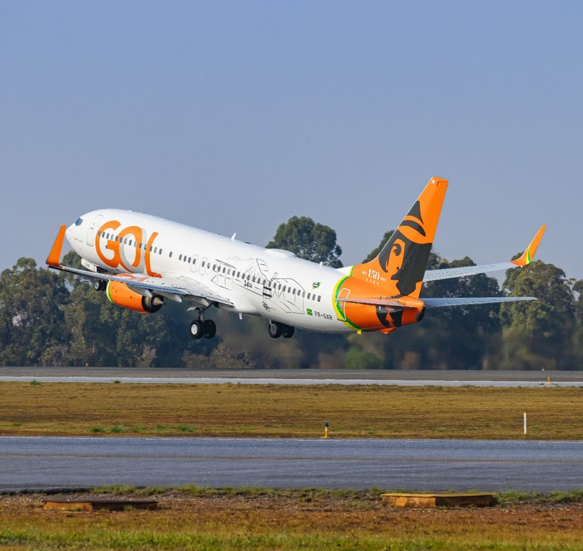 Gol lança aeronave especial em homenagem aos 150 anos de Santos Dumont