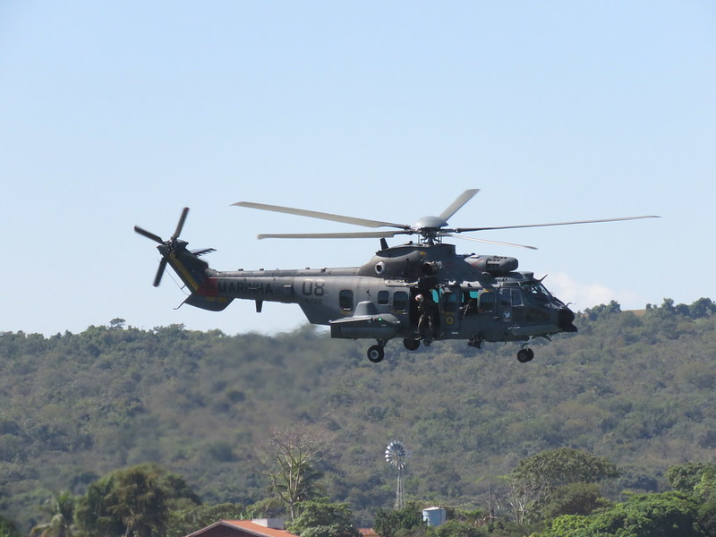 Helicóptero da Marinha cai em Goiás