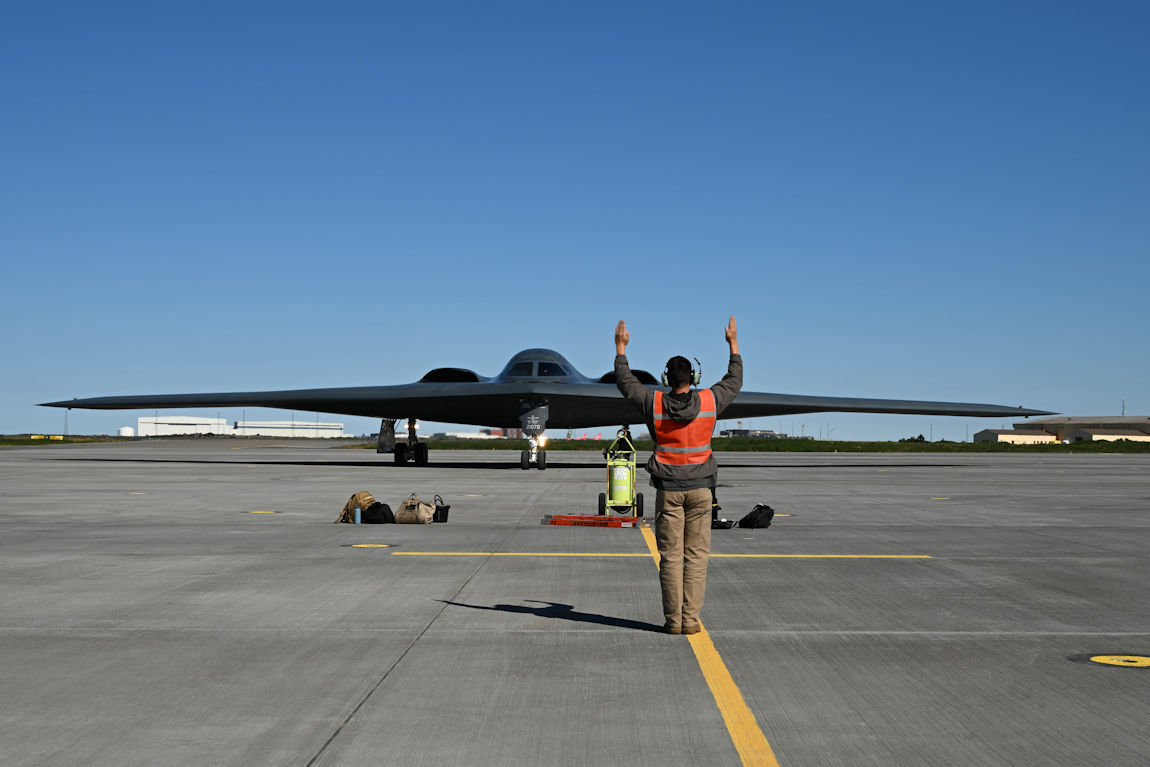 Falta de reabastecedores reduz plano de operação de bombardeiros stealth no Ártico