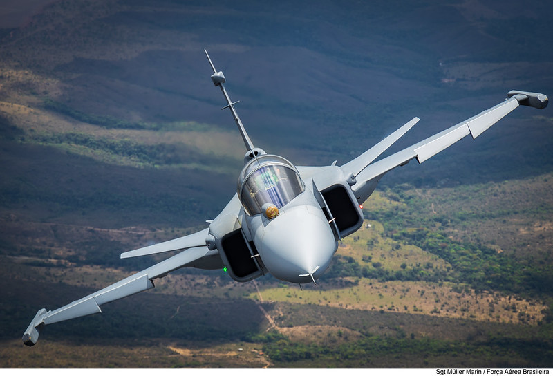 Brasil quer elevar compra de Gripen de 36 para 50 unidades, diz jornal