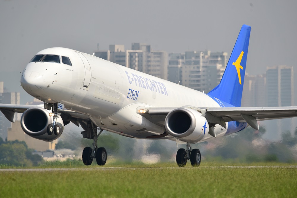 E190F. Foto: Embraer