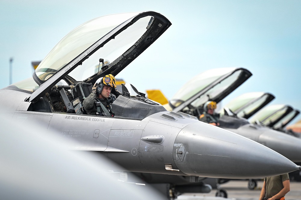 F-16 USAF. Foto Steven Cardo