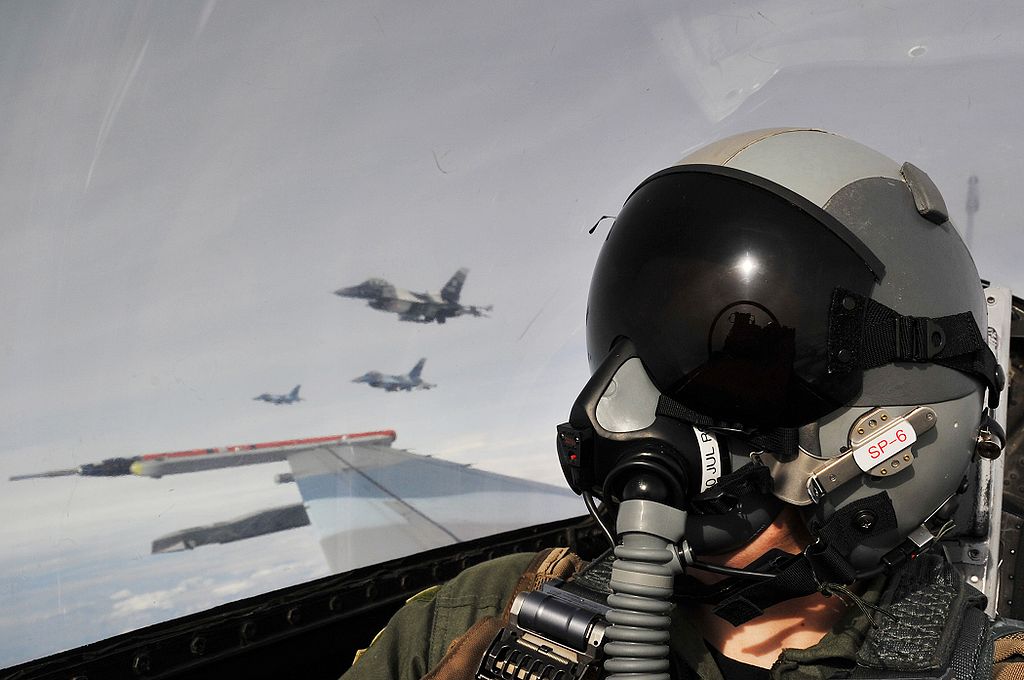 Pilotos aposentados de F-16 poderão ser contratados pela Ucrânia. Foto: Christopher Boitz