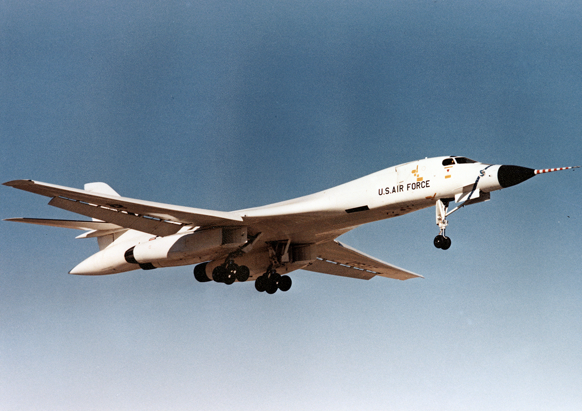 Primeiro voo do B-1A. Foto: Edwards History Office photo