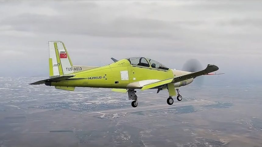 Primeiro voo do Hürkuş-2. Foto: Turkish Aerospace Industries (TAI)