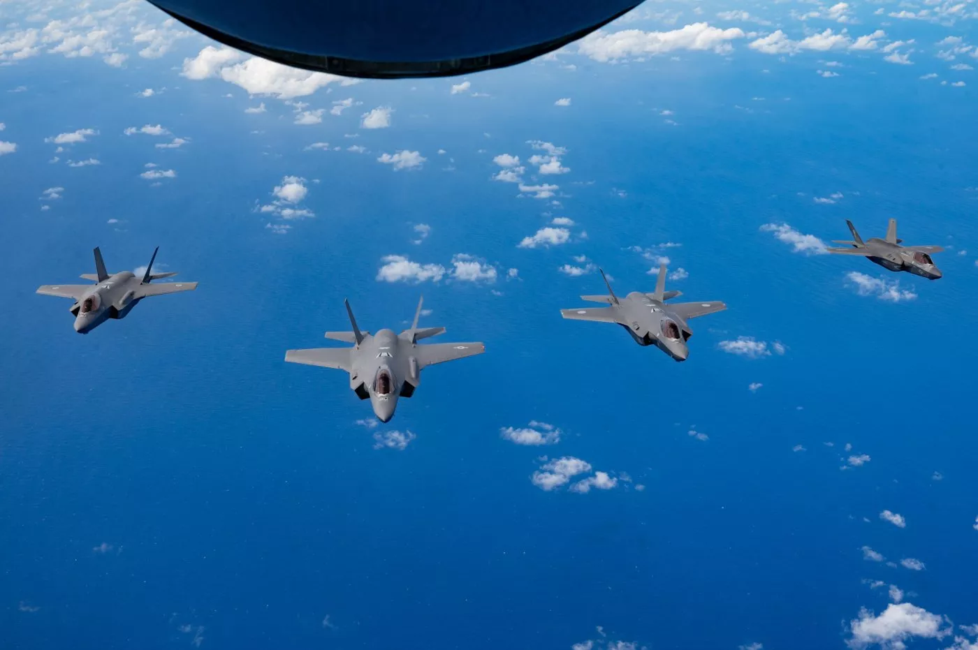 Caças F-35 do Japão, Austrália e Estados Unidos (USMC e USAF). Foto: Caleb Roland