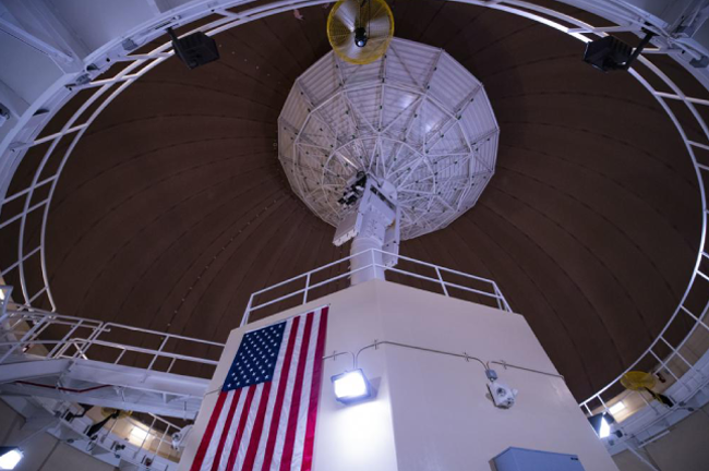 Antena de controle da US Space Forte. Foto: Brooke Wise