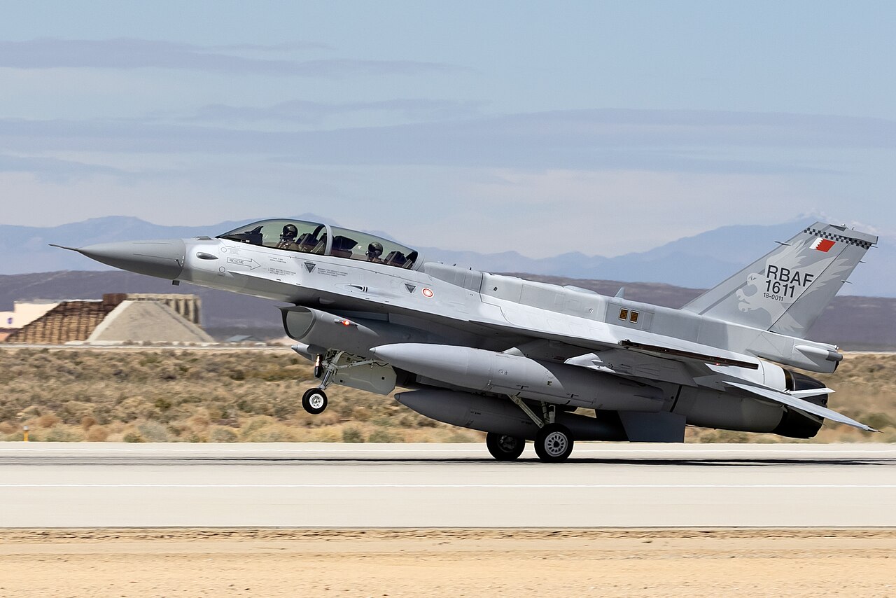 F-16D Block 70 (F-16V) da Real Força Aérea do Bahrain, durante testes na Base Aérea de Edwards, nos EUA