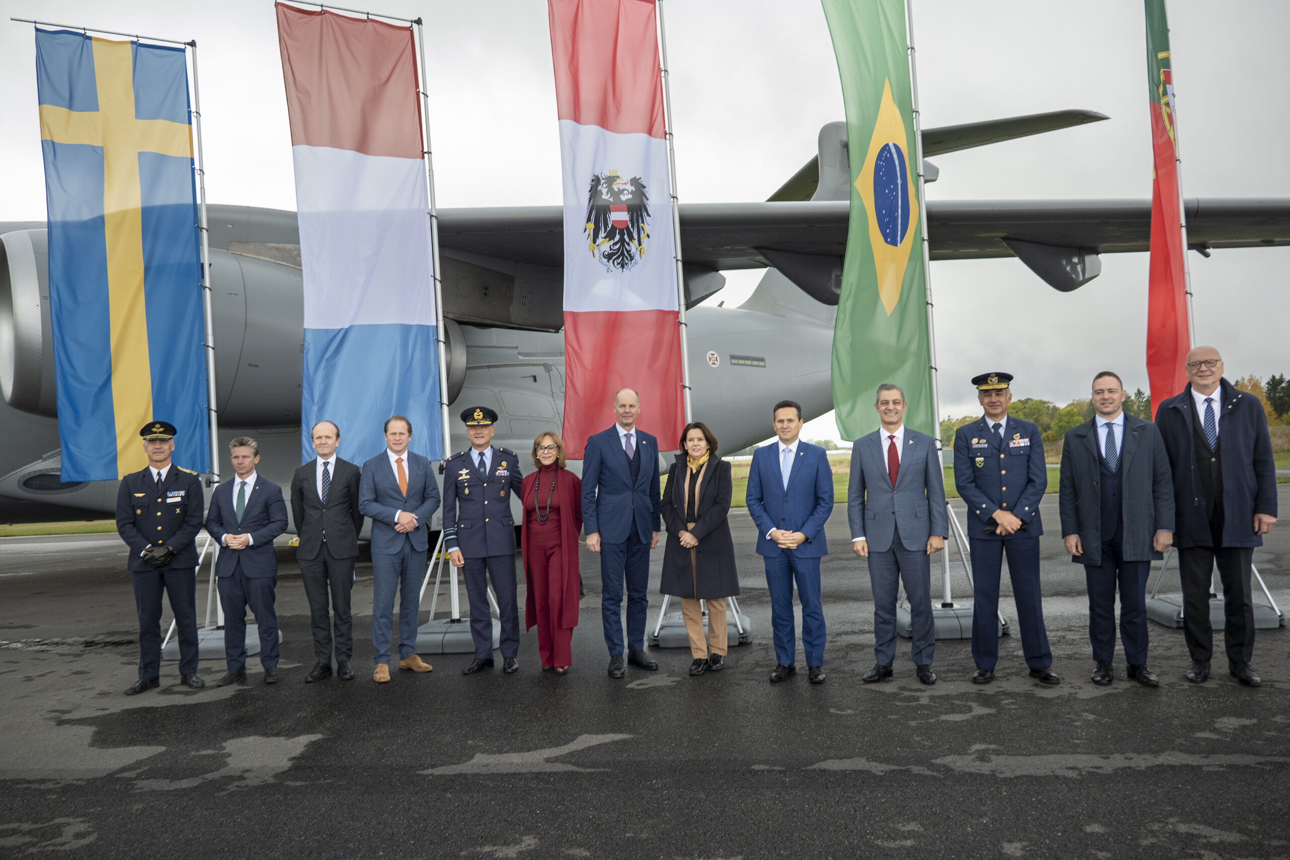 Suécia assina a compra do C-390. Foto: Embraer