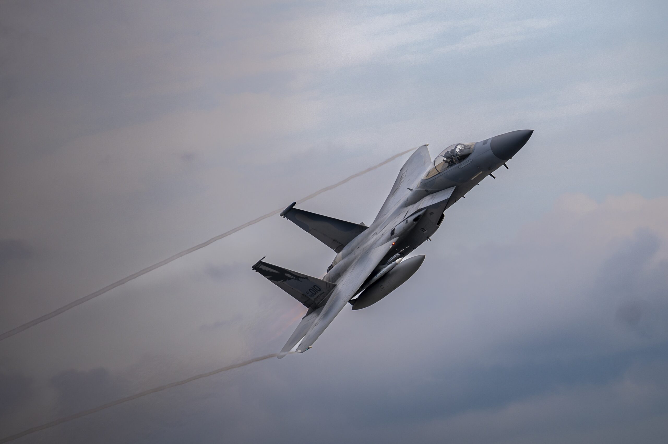 F-15C Eagle do 194th Fighter Squadron durante o exercício Checkered Flag 23-2. Foto: Tiffany Del Oso