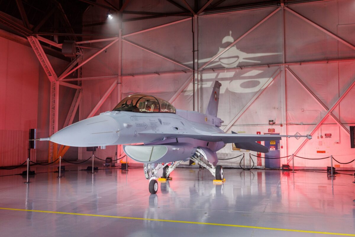 Solenidade de entrega de caça F-16D para a Bulgária. Foto: Lockheed Martin