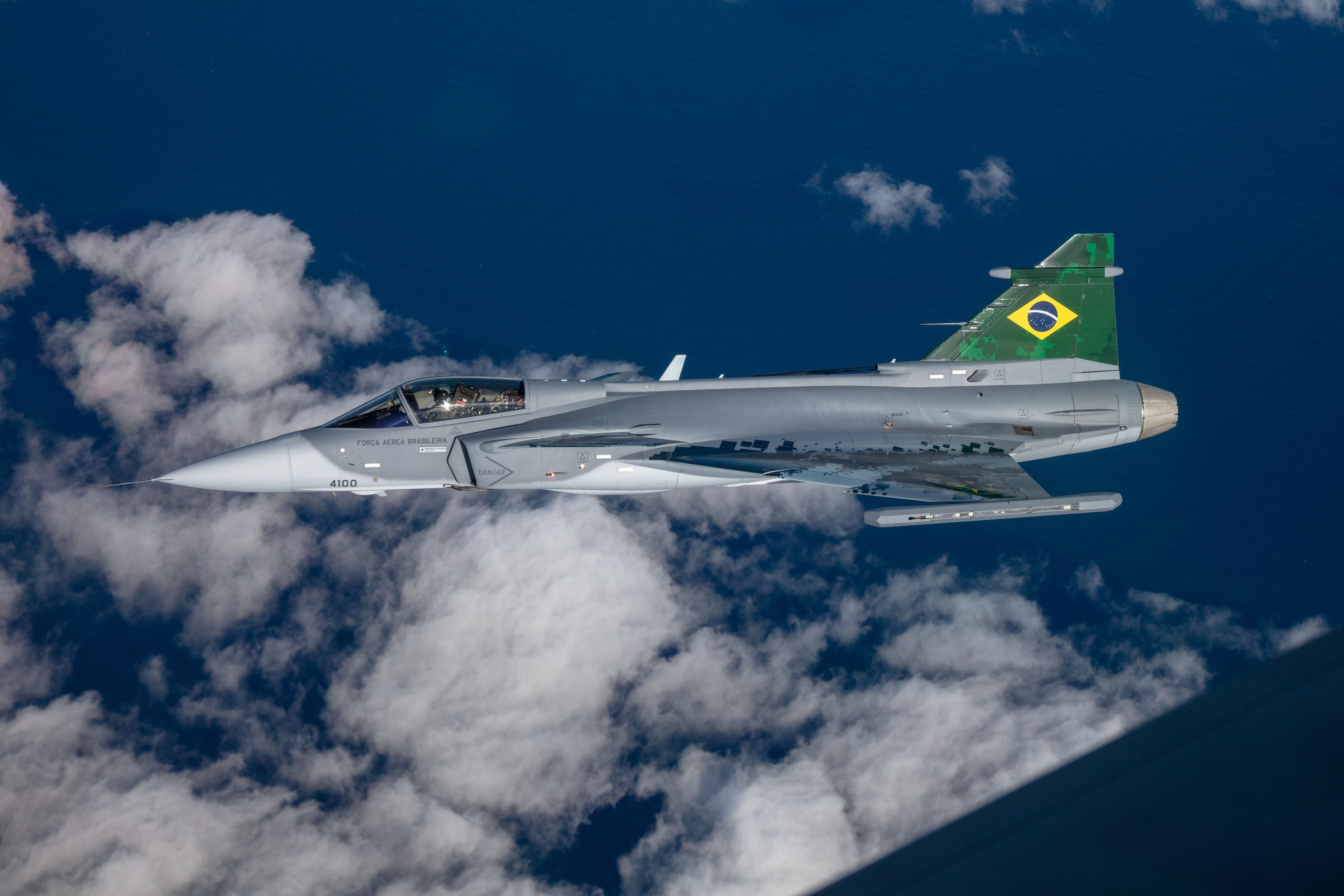 O primeiro Gripen brasileiro já está em testes na Suécia. Em 2020 começarão os voos no Brasil