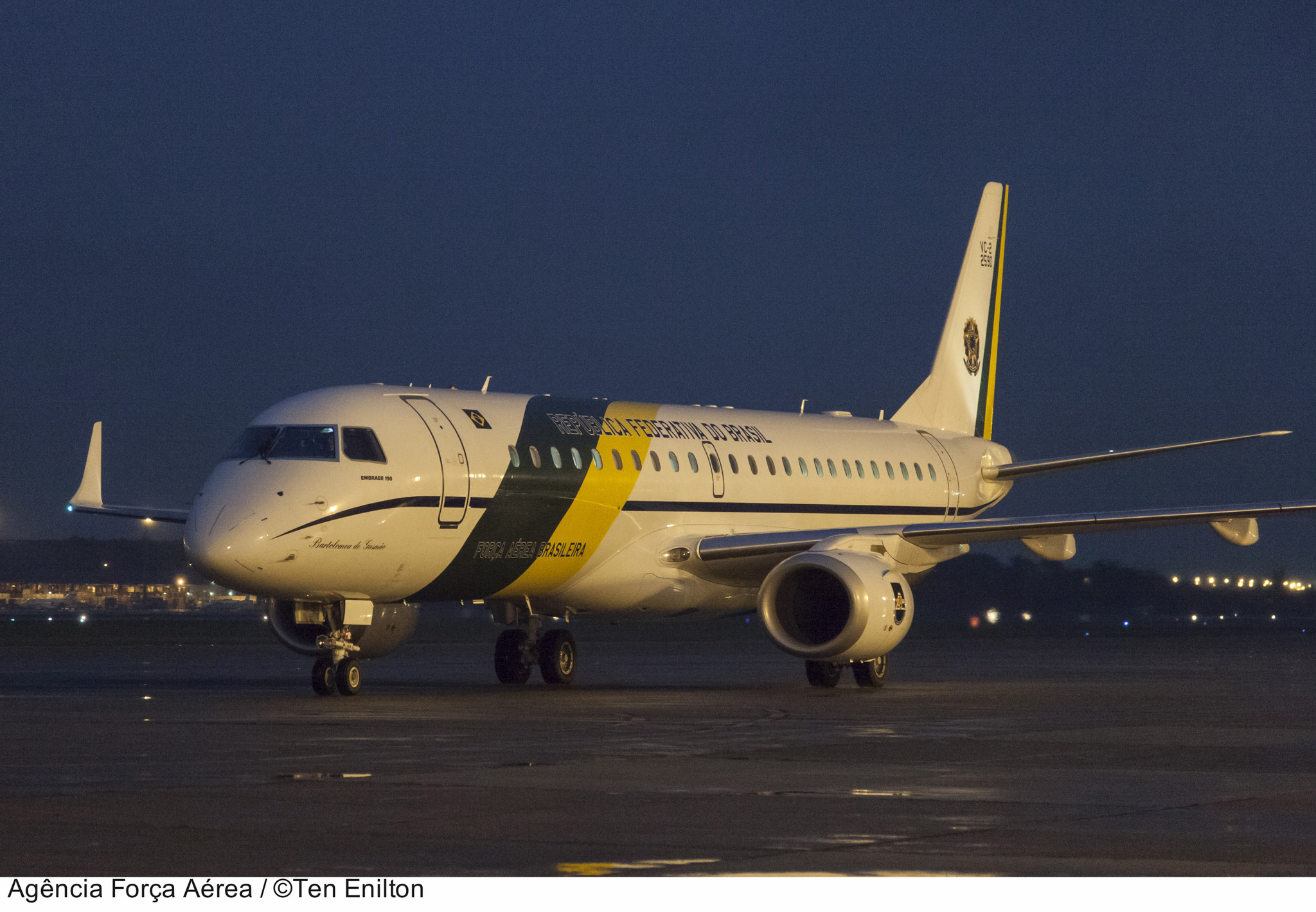 2 aviões da FAB vão repatriar brasileiros na China