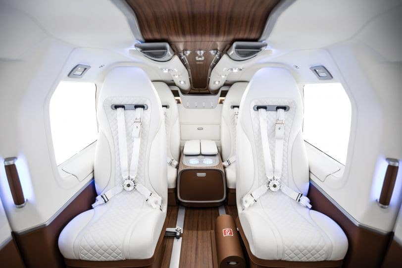 Não basta o luxo: o helicóptero é tão silencioso que permite conversar sem precisar utilizar fones