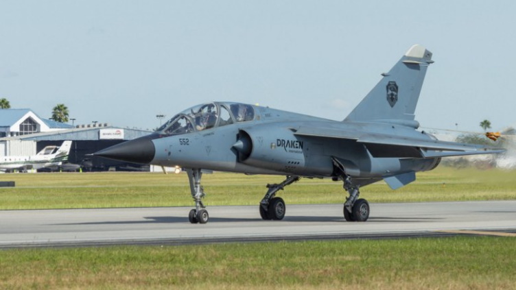 Mirage F-1 modernizado em operação com empresa privada
Foto: Draken International