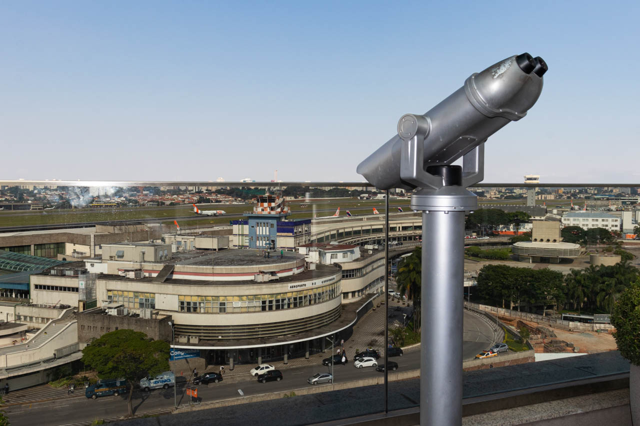 SÃO PAULO - SP -10/03/2020 - Black List Bar, empreendimento lozalizado no rooftop do Edifício Gate 1, conta com vista privilegiada para o Aeroporto de Congonhas. Foto: Ariadne Barroso