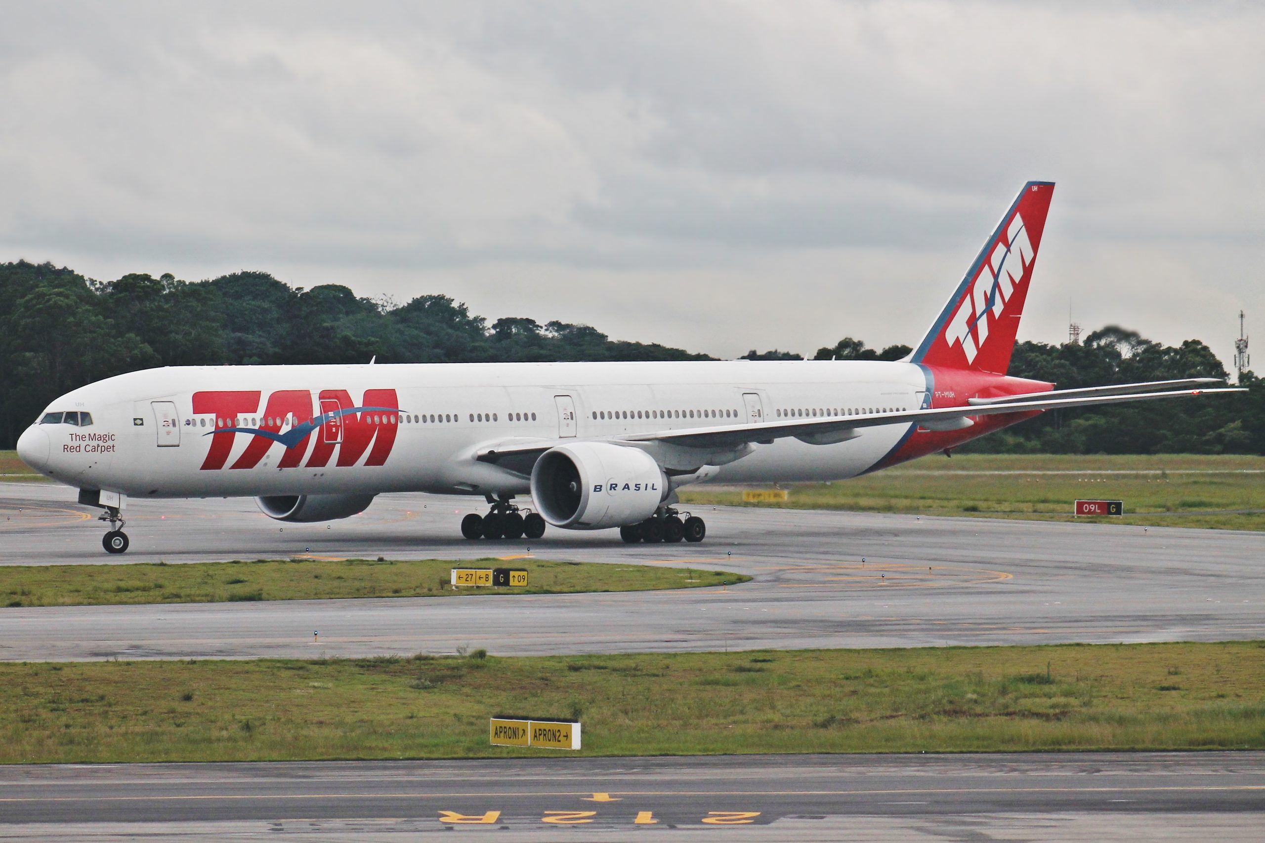 777-300ER da LATAM nas cores da TAM