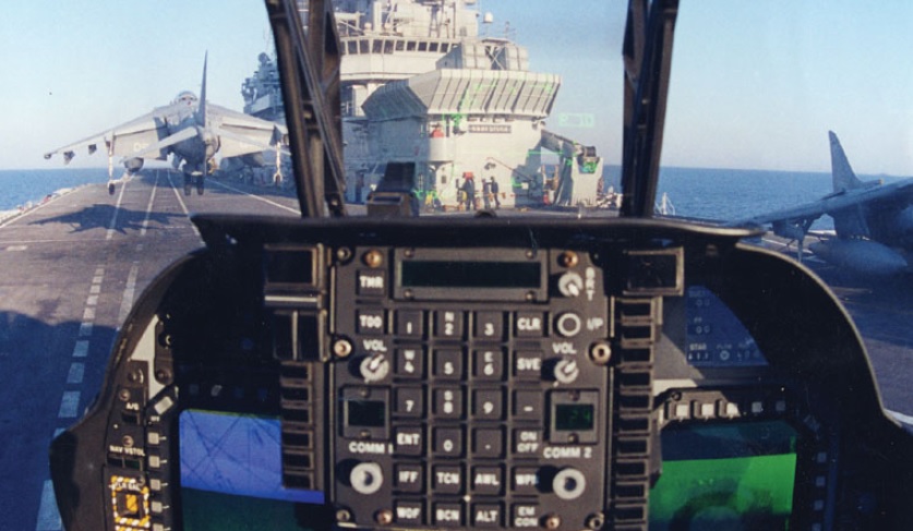 A Itália opera caças-bombardeiros AV-8 Harrier, que serão substituídos pelos F-35B
Foto: Marinha da Itália