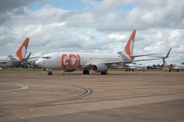 Aeronave da Gol estacionada em Base Aérea
Foto: 
Major Fontes / Força Aérea Brasileira