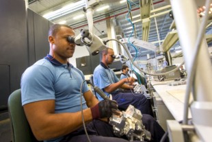 Indústria aeroespacial se engaja na produção respiradores