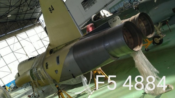 FAB leiloa caças, motores, helicóptero e treinadores