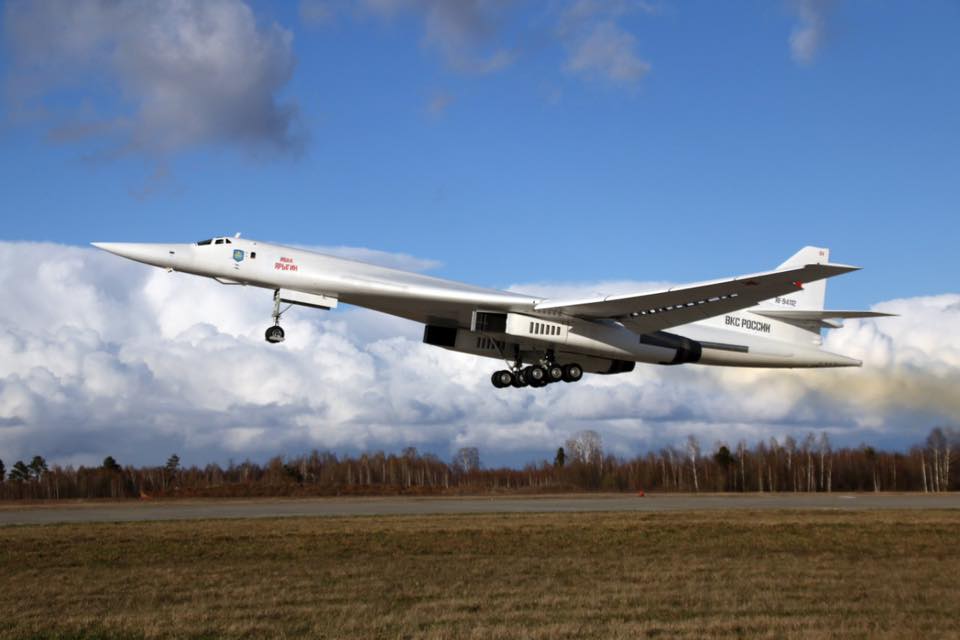 Rússia com mais bombardeiros estratégicos Tu-160 Blackjack