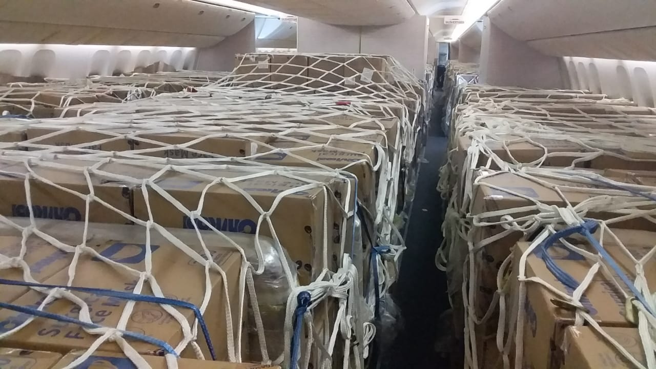 777 chega ao Brasil com 8,4 milhões de máscaras