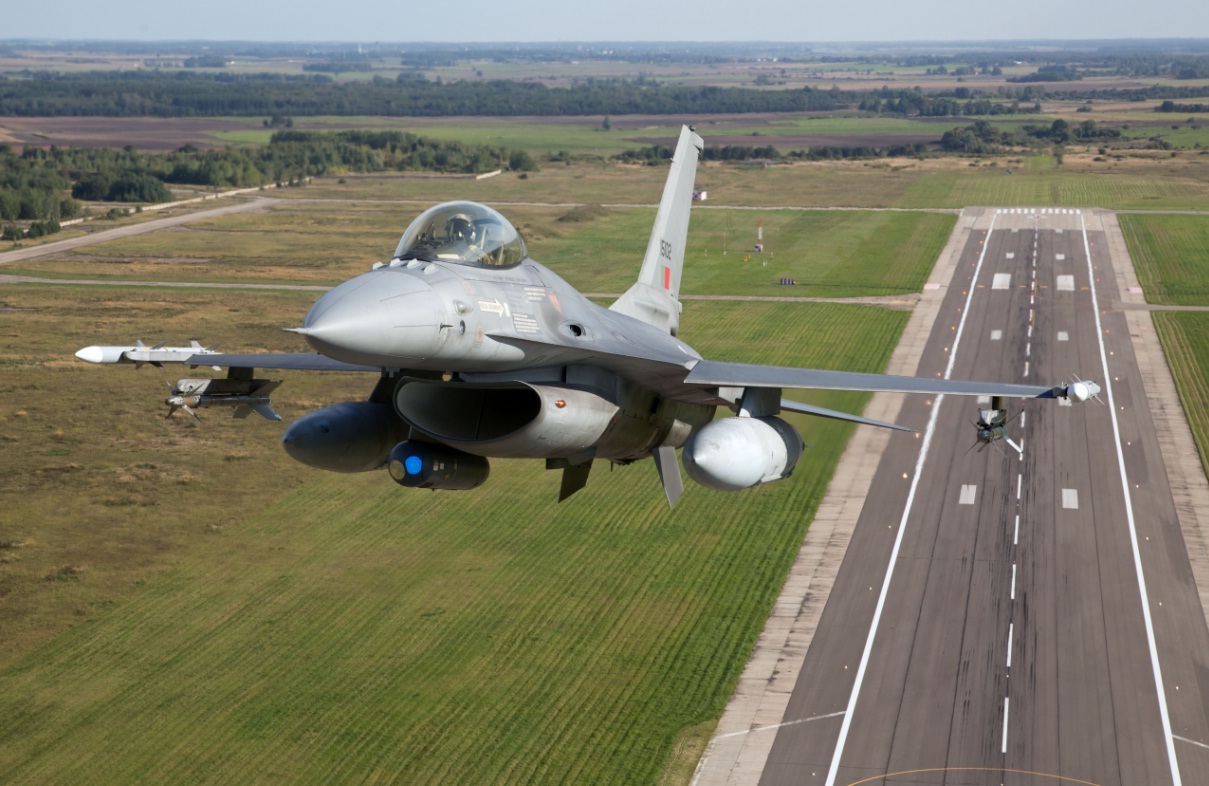 Caça F-16 em operação na Lituânia
Foto: Força Aérea Portuguesa