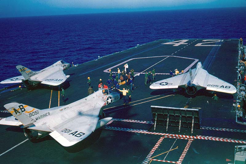 Caças F-6 Skyray a bordo do porta-aviões USS Roosevelt, em 1959