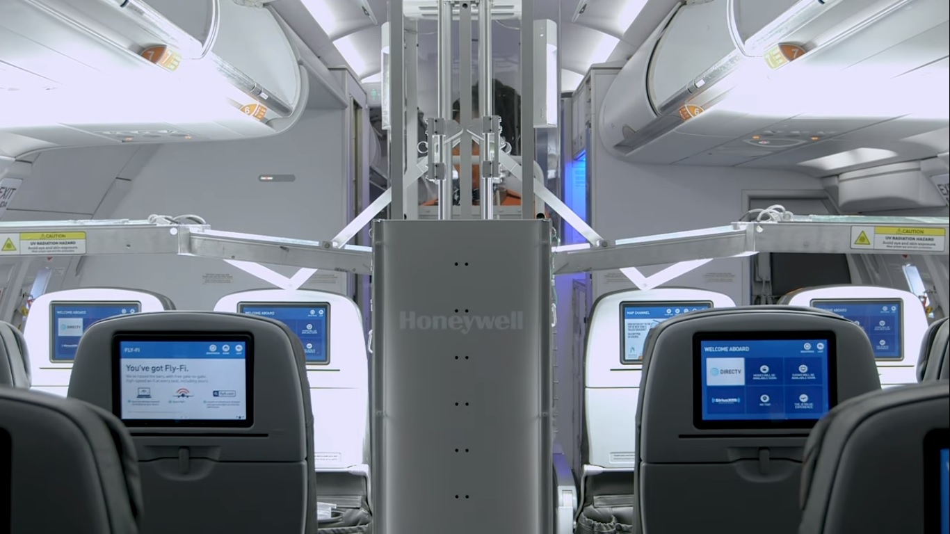 Azul adota sistema de limpeza com raios ultravioleta