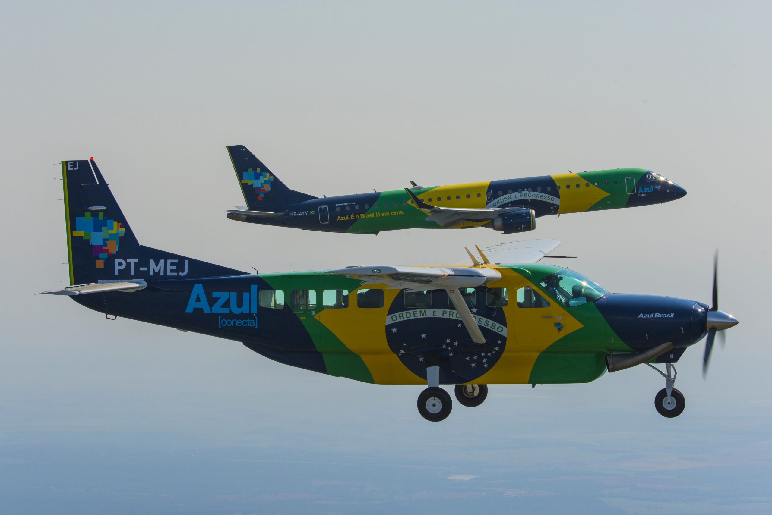 Azul irá transportar vacinas contra Covid-19 de graça