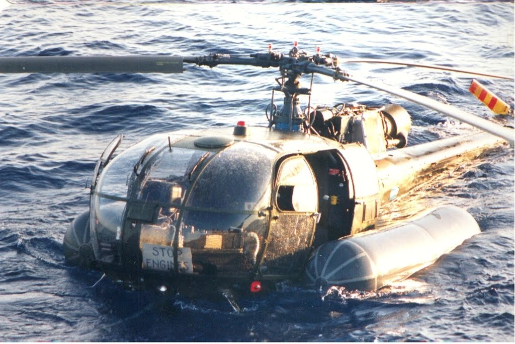 Helicóptero argentino teve pane de motor. Ninguém se feriu, mas a aeronave não foi recuperada