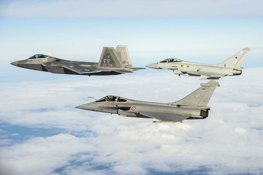 F-22, F-35, Rafale e Eurofighter Typhoon vão treinar juntos