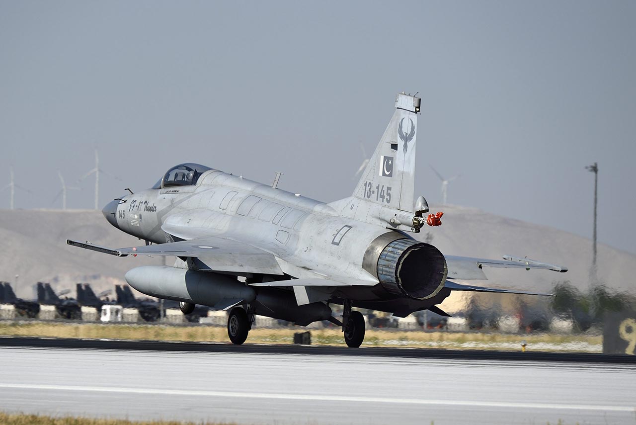 JF-17 Thunder do Paquistão 

Foto: Daniele Faccioli e Remo Guidi