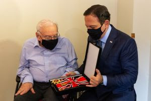 Ozires Silva recebe a maior honraria do estado de São Paulo