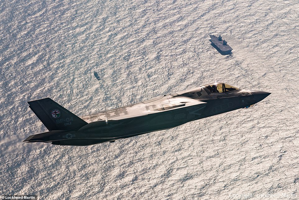 Um F-35B durante a fase de certificação do HMS Queen Elizabeth
Foto: Lockheed Martin